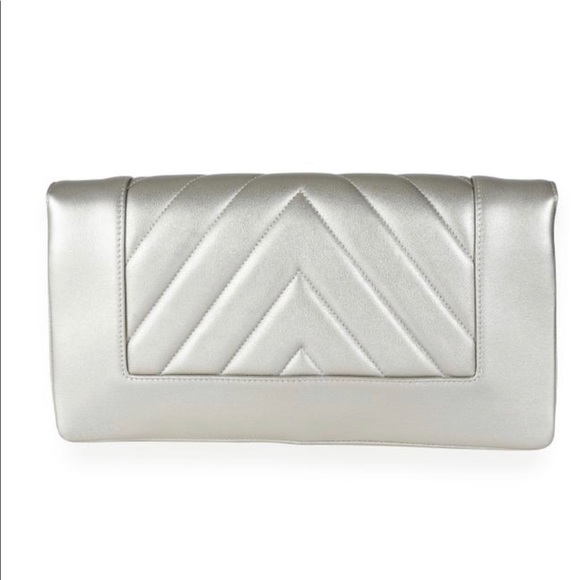 CHANEL VINTAGE CLUTCH - Picture 10 of 16